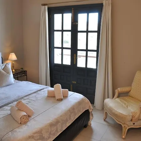 Maison d'hôtes With Private Pool And Amazing Mountain And Sea Views No Young Groups Allowed