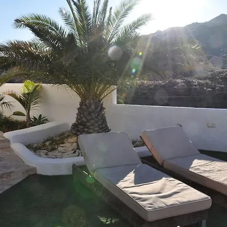 Maison d'hôtes With Private Pool And Amazing Mountain And Sea Views No Young Groups Allowed